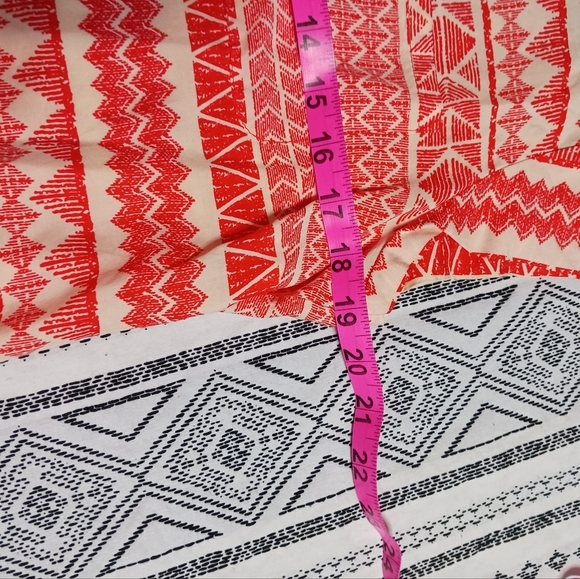 Rose & Thyme Orange/Red & Ivory Shirt Sleeved Shirt w/ Keyhole opening in back - Picture 6 of 9